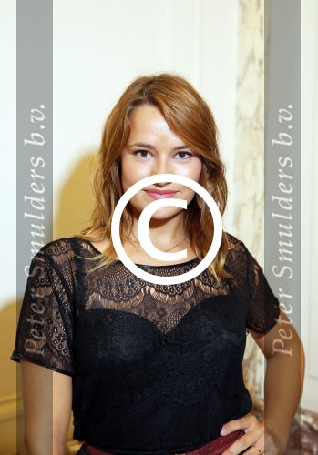 Amsterdam 31 augustus 2015 
Premiere meiden van de herengracht in het tropenmuseum. Sanne Langelaar met vriend