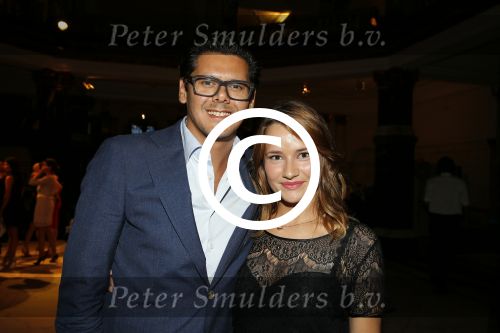 Amsterdam 31 augustus 2015 
Premiere meiden van de herengracht in het tropenmuseum. Sanne Langelaar met vriend