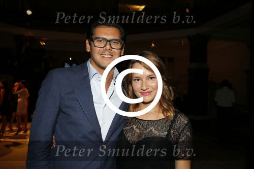Amsterdam 31 augustus 2015 
Premiere meiden van de herengracht in het tropenmuseum. Sanne Langelaar met vriend