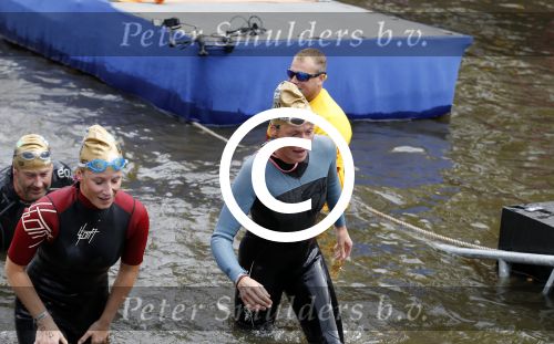 Amsterdam 6 september 2015
ALS Amsterdam City Swim in de grachten van Amsterdam met veel bekende nederlanders.
Sophie Hilbrand