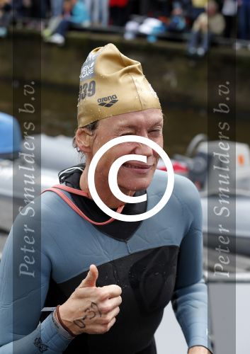 Amsterdam 6 september 2015
ALS Amsterdam City Swim in de grachten van Amsterdam met veel bekende nederlanders.
Sophie Hilbrand
