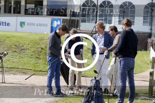 Zandvoort 5 september 2015
 
Op zaterdag 5 september zal traditiegetrouw de Charity Challenge van het KLM Open plaatsvinden op de Kennemer G&CC. Bekende Nederlanders spelen met genodigden van partners en sponsoren van het KLM Open voor het goede doel, UNICEF. Onder de deelnemende BNâ€™ers bevinden zich Jeroen Rietbergen, Bryan Roy, Daan Slooter, , Winston Gerschtanowitz Ties Kruize, Willem van Hanegem, Elsemieke Havenga, Ferry Maat, Jan Lammers, Toine van Peperstraten,Peter Paul Muller,  Ed de Goey, Floris Jan Bovelander en Willy van de Kerkhof en Nicolien Sauerbrei