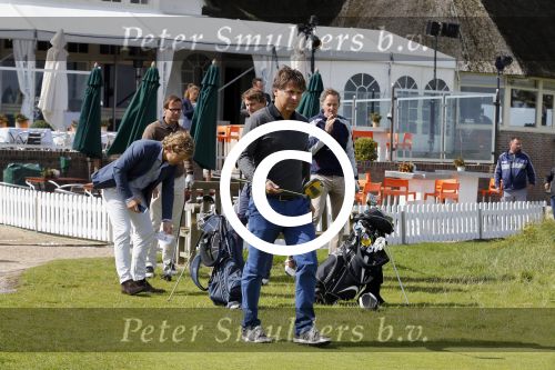Zandvoort 5 september 2015
 
Op zaterdag 5 september zal traditiegetrouw de Charity Challenge van het KLM Open plaatsvinden op de Kennemer G&CC. Bekende Nederlanders spelen met genodigden van partners en sponsoren van het KLM Open voor het goede doel, UNICEF. Onder de deelnemende BNâ€™ers bevinden zich Jeroen Rietbergen, Bryan Roy, Daan Slooter, , Winston Gerschtanowitz Ties Kruize, Willem van Hanegem, Elsemieke Havenga, Ferry Maat, Jan Lammers, Toine van Peperstraten,Peter Paul Muller,  Ed de Goey, Floris Jan Bovelander en Willy van de Kerkhof en Nicolien Sauerbrei