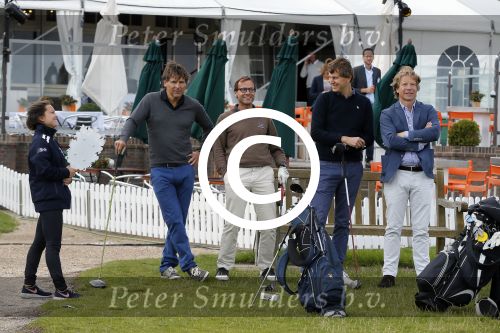 Zandvoort 5 september 2015
 
Op zaterdag 5 september zal traditiegetrouw de Charity Challenge van het KLM Open plaatsvinden op de Kennemer G&CC. Bekende Nederlanders spelen met genodigden van partners en sponsoren van het KLM Open voor het goede doel, UNICEF. Onder de deelnemende BNâ€™ers bevinden zich Jeroen Rietbergen, Bryan Roy, Daan Slooter, , Winston Gerschtanowitz Ties Kruize, Willem van Hanegem, Elsemieke Havenga, Ferry Maat, Jan Lammers, Toine van Peperstraten,Peter Paul Muller,  Ed de Goey, Floris Jan Bovelander en Willy van de Kerkhof en Nicolien Sauerbrei