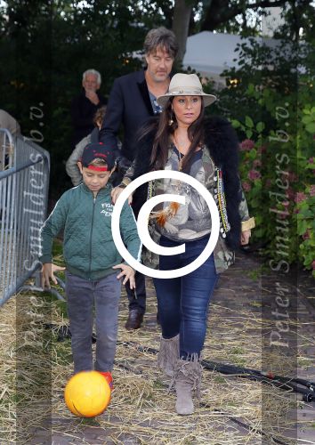 Nigtevecht 5 september 2015
Trijntje Oosterhuis treedt zwanger op bij het muziekfeest in NIgtevecht. Ook haar beide zoons zijn erbij