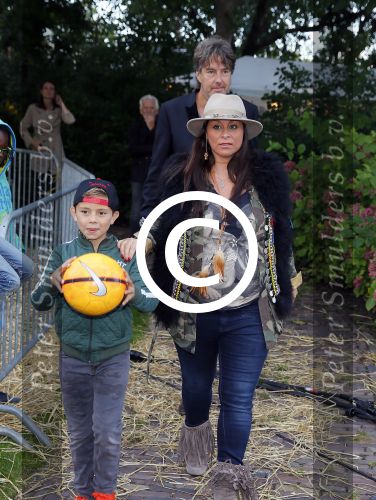 Nigtevecht 5 september 2015
Trijntje Oosterhuis treedt zwanger op bij het muziekfeest in NIgtevecht. Ook haar beide zoons zijn erbij