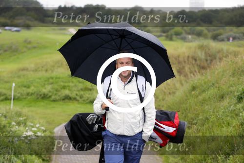 Zandvoort 5 september 2015
 
Op zaterdag 5 september zal traditiegetrouw de Charity Challenge van het KLM Open plaatsvinden op de Kennemer G&CC. Bekende Nederlanders spelen met genodigden van partners en sponsoren van het KLM Open voor het goede doel, UNICEF. Onder de deelnemende BNâ€™ers bevinden zich Jeroen Rietbergen, Bryan Roy, Daan Slooter, , Winston Gerschtanowitz Ties Kruize, Willem van Hanegem, Elsemieke Havenga, Ferry Maat, Jan Lammers, Toine van Peperstraten,Peter Paul Muller,  Ed de Goey, Floris Jan Bovelander en Willy van de Kerkhof en Nicolien Sauerbrei