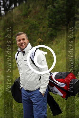 Zandvoort 5 september 2015
 
Op zaterdag 5 september zal traditiegetrouw de Charity Challenge van het KLM Open plaatsvinden op de Kennemer G&CC. Bekende Nederlanders spelen met genodigden van partners en sponsoren van het KLM Open voor het goede doel, UNICEF. Onder de deelnemende BNâ€™ers bevinden zich Jeroen Rietbergen, Bryan Roy, Daan Slooter, , Winston Gerschtanowitz Ties Kruize, Willem van Hanegem, Elsemieke Havenga, Ferry Maat, Jan Lammers, Toine van Peperstraten,Peter Paul Muller,  Ed de Goey, Floris Jan Bovelander en Willy van de Kerkhof en Nicolien Sauerbrei