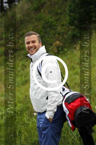 Zandvoort 5 september 2015
 
Op zaterdag 5 september zal traditiegetrouw de Charity Challenge van het KLM Open plaatsvinden op de Kennemer G&CC. Bekende Nederlanders spelen met genodigden van partners en sponsoren van het KLM Open voor het goede doel, UNICEF. Onder de deelnemende BNâ€™ers bevinden zich Jeroen Rietbergen, Bryan Roy, Daan Slooter, , Winston Gerschtanowitz Ties Kruize, Willem van Hanegem, Elsemieke Havenga, Ferry Maat, Jan Lammers, Toine van Peperstraten,Peter Paul Muller,  Ed de Goey, Floris Jan Bovelander en Willy van de Kerkhof en Nicolien Sauerbrei