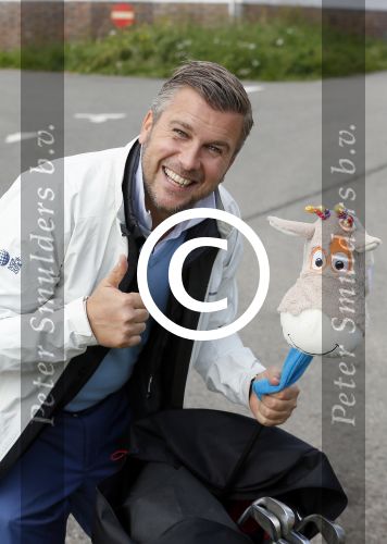 Zandvoort 5 september 2015
 
Op zaterdag 5 september zal traditiegetrouw de Charity Challenge van het KLM Open plaatsvinden op de Kennemer G&CC. Bekende Nederlanders spelen met genodigden van partners en sponsoren van het KLM Open voor het goede doel, UNICEF. Onder de deelnemende BNâ€™ers bevinden zich Jeroen Rietbergen, Bryan Roy, Daan Slooter, , Winston Gerschtanowitz Ties Kruize, Willem van Hanegem, Elsemieke Havenga, Ferry Maat, Jan Lammers, Toine van Peperstraten,Peter Paul Muller,  Ed de Goey, Floris Jan Bovelander en Willy van de Kerkhof en Nicolien Sauerbrei