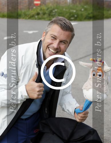 Zandvoort 5 september 2015
 
Op zaterdag 5 september zal traditiegetrouw de Charity Challenge van het KLM Open plaatsvinden op de Kennemer G&CC. Bekende Nederlanders spelen met genodigden van partners en sponsoren van het KLM Open voor het goede doel, UNICEF. Onder de deelnemende BNâ€™ers bevinden zich Jeroen Rietbergen, Bryan Roy, Daan Slooter, , Winston Gerschtanowitz Ties Kruize, Willem van Hanegem, Elsemieke Havenga, Ferry Maat, Jan Lammers, Toine van Peperstraten,Peter Paul Muller,  Ed de Goey, Floris Jan Bovelander en Willy van de Kerkhof en Nicolien Sauerbrei