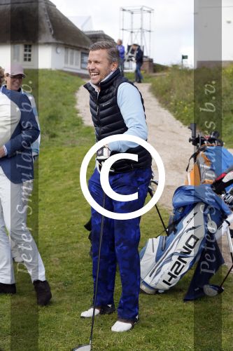 Zandvoort 5 september 2015
 
Op zaterdag 5 september zal traditiegetrouw de Charity Challenge van het KLM Open plaatsvinden op de Kennemer G&CC. Bekende Nederlanders spelen met genodigden van partners en sponsoren van het KLM Open voor het goede doel, UNICEF. Onder de deelnemende BNâ€™ers bevinden zich Jeroen Rietbergen, Bryan Roy, Daan Slooter, , Winston Gerschtanowitz Ties Kruize, Willem van Hanegem, Elsemieke Havenga, Ferry Maat, Jan Lammers, Toine van Peperstraten,Peter Paul Muller,  Ed de Goey, Floris Jan Bovelander en Willy van de Kerkhof en Nicolien Sauerbrei