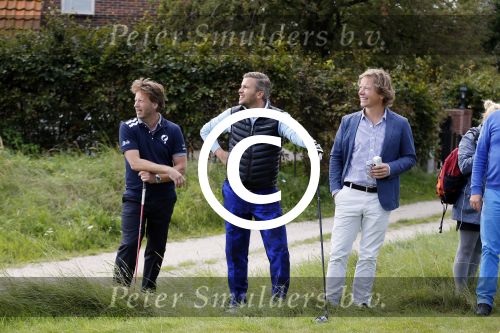 Zandvoort 5 september 2015
 
Op zaterdag 5 september zal traditiegetrouw de Charity Challenge van het KLM Open plaatsvinden op de Kennemer G&CC. Bekende Nederlanders spelen met genodigden van partners en sponsoren van het KLM Open voor het goede doel, UNICEF. Onder de deelnemende BNâ€™ers bevinden zich Jeroen Rietbergen, Bryan Roy, Daan Slooter, , Winston Gerschtanowitz Ties Kruize, Willem van Hanegem, Elsemieke Havenga, Ferry Maat, Jan Lammers, Toine van Peperstraten,Peter Paul Muller,  Ed de Goey, Floris Jan Bovelander en Willy van de Kerkhof en Nicolien Sauerbrei