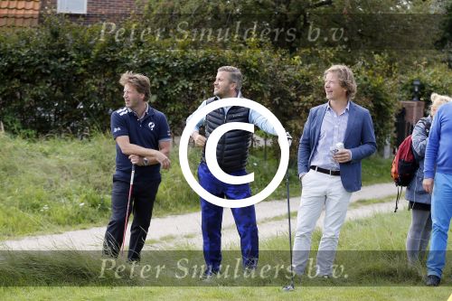 Zandvoort 5 september 2015
 
Op zaterdag 5 september zal traditiegetrouw de Charity Challenge van het KLM Open plaatsvinden op de Kennemer G&CC. Bekende Nederlanders spelen met genodigden van partners en sponsoren van het KLM Open voor het goede doel, UNICEF. Onder de deelnemende BNâ€™ers bevinden zich Jeroen Rietbergen, Bryan Roy, Daan Slooter, , Winston Gerschtanowitz Ties Kruize, Willem van Hanegem, Elsemieke Havenga, Ferry Maat, Jan Lammers, Toine van Peperstraten,Peter Paul Muller,  Ed de Goey, Floris Jan Bovelander en Willy van de Kerkhof en Nicolien Sauerbrei
