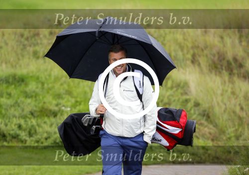 Zandvoort 5 september 2015
 
Op zaterdag 5 september zal traditiegetrouw de Charity Challenge van het KLM Open plaatsvinden op de Kennemer G&CC. Bekende Nederlanders spelen met genodigden van partners en sponsoren van het KLM Open voor het goede doel, UNICEF. Onder de deelnemende BNâ€™ers bevinden zich Jeroen Rietbergen, Bryan Roy, Daan Slooter, , Winston Gerschtanowitz Ties Kruize, Willem van Hanegem, Elsemieke Havenga, Ferry Maat, Jan Lammers, Toine van Peperstraten,Peter Paul Muller,  Ed de Goey, Floris Jan Bovelander en Willy van de Kerkhof en Nicolien Sauerbrei