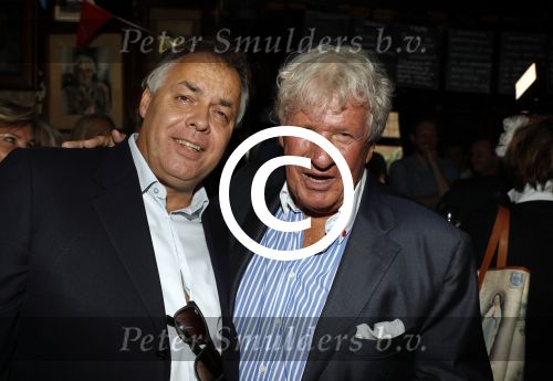 Blaricum 6 september 2016
Surprise party voor Willibrord Frequin zijn 75e verjaardag bij  Moeke Spijstra.
Zijn vriendin kinderen en kleinkinderen zijn natuurlijk aanwezig. Aad Dorien en Els Ouborg