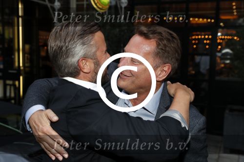 Amsterdam 2 september 2016
Diner voor Albert Verlinde met zijn oud rtl boulevard collega\'s bij le Garage. Albert met Winston Gerschtanowitz