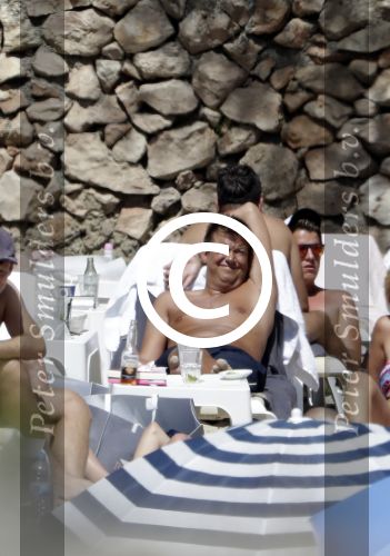 ibiza 27 juni 2016 
Stranddag van Nick en Kirsten Schilder de dag na hun trouwen bij el chirinquito.
Aanwezig oa Jan en Liza Smit Simon en Annemarie Keizer Jaap Kwakman met vriendin Aloys Buys met vriendin Jaap Reesema