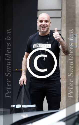 Amsterdam 21 juni 2016
Andy v d Mweyde op de pc hooftstraat met een shirt van 10official aan. (Merk van Rodney Sneijder)