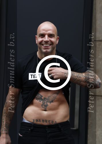 Amsterdam 21 juni 2016
Andy v d Mweyde op de pc hooftstraat met een shirt van 10official aan. (Merk van Rodney Sneijder)