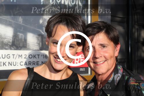 Amsterdam, 18 Augustus 2016
Premiere Hans Klok in Carre, House of Horror.
Anne v Veen met haar vrouw Han