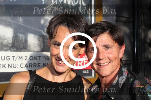 Amsterdam, 18 Augustus 2016
Premiere Hans Klok in Carre, House of Horror.
Anne v Veen met haar vrouw Han