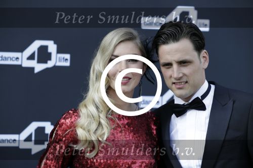Amsterdam 24 juni 2016
Dance4life gala in het Hilton hotel. Anouk Hoogendijk met vriend