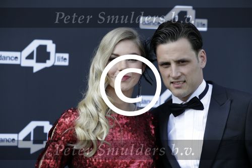Amsterdam 24 juni 2016
Dance4life gala in het Hilton hotel. Anouk Hoogendijk met vriend