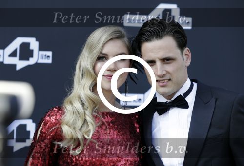 Amsterdam 24 juni 2016
Dance4life gala in het Hilton hotel. Anouk Hoogendijk met vriend