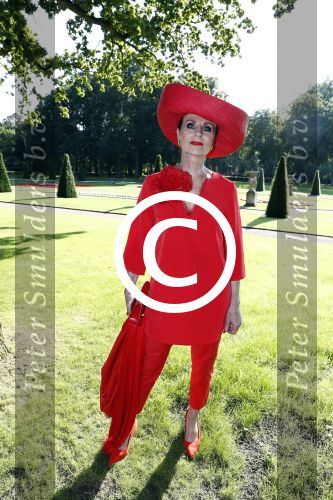 Haarzuilens 22 juni 2016
Haringparty op kasteel Haarzuilens. Ans Markus met man Wybe Tuinman