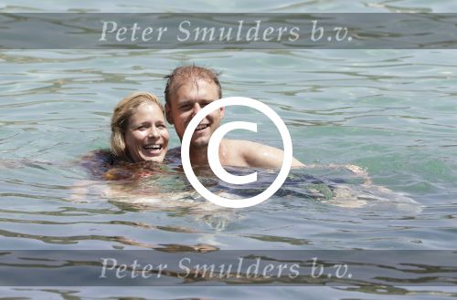 ibiza 27 juni 2016 
Stranddag van Nick en Kirsten Schilder de dag na hun trouwen bij el chirinquito.
Aanwezig oa Jan en Liza Smit Simon en Annemarie Keizer Jaap Kwakman met vriendin Aloys Buys met vriendin Jaap Reesema. Armin v Buuren met zijn vrouw Erika
