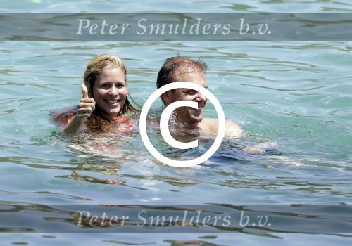 ibiza 27 juni 2016 
Stranddag van Nick en Kirsten Schilder de dag na hun trouwen bij el chirinquito.
Aanwezig oa Jan en Liza Smit Simon en Annemarie Keizer Jaap Kwakman met vriendin Aloys Buys met vriendin Jaap Reesema. Armin v Buuren met zijn vrouw Erika
