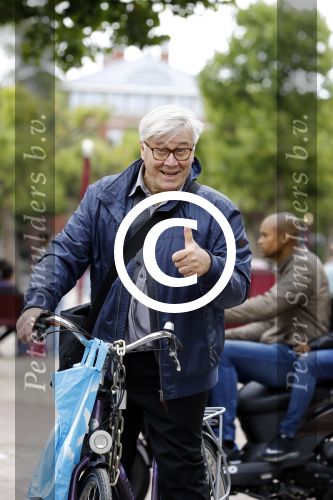 Amsterdam 12 augustus 2016
Barrie Stevens op de fiets in Amsterdam