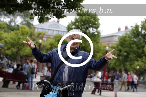 Amsterdam 12 augustus 2016
Barrie Stevens op de fiets in Amsterdam