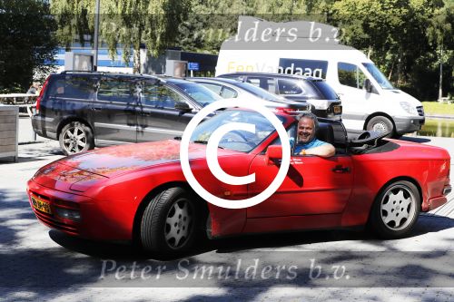 Hilversum 24 augustus 2016
Bas v Werven in zijn porsche cabrio.