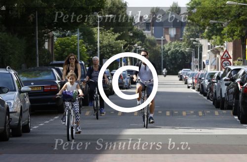 Amsterdam 3 september 2016 
Beertje v Beers met man en dochter op de fiets