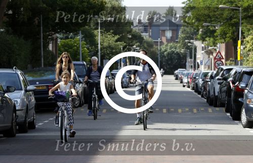 Amsterdam 3 september 2016 
Beertje v Beers met man en dochter op de fiets