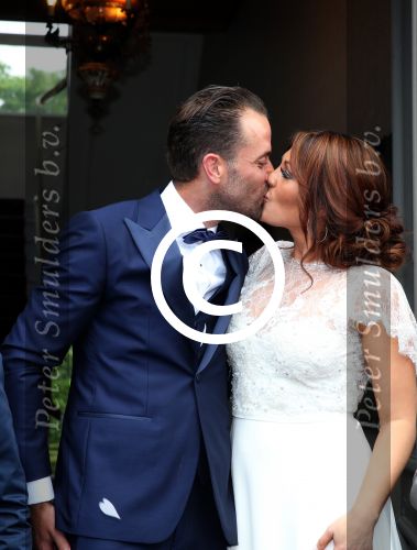 Belgie 16 juni 2016
Een zwangere Belle Perez trouwt met Wouter van der Horst. De ouders zijn natuurlijk ook aanwezig.