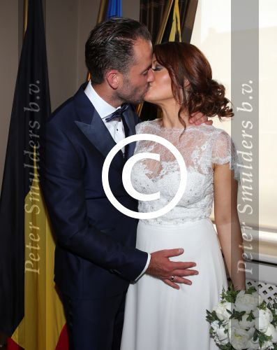 Belgie 16 juni 2016
Een zwangere Belle Perez trouwt met Wouter van der Horst. De ouders zijn natuurlijk ook aanwezig.