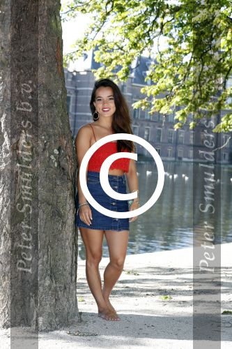 Den Haag 25 augustus 2015
Bibi Breijman bij de hofvijver in Den Haag. Bibi vlogt tegenwoordig.