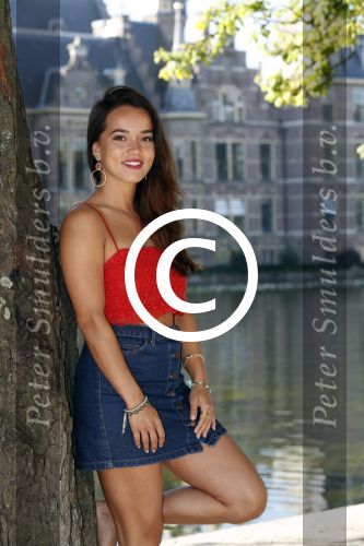 Den Haag 25 augustus 2015
Bibi Breijman bij de hofvijver in Den Haag. Bibi vlogt tegenwoordig.