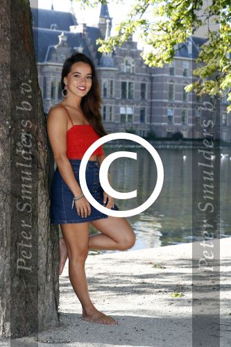 Den Haag 25 augustus 2015
Bibi Breijman bij de hofvijver in Den Haag. Bibi vlogt tegenwoordig.