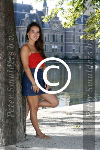 Den Haag 25 augustus 2015
Bibi Breijman bij de hofvijver in Den Haag. Bibi vlogt tegenwoordig.