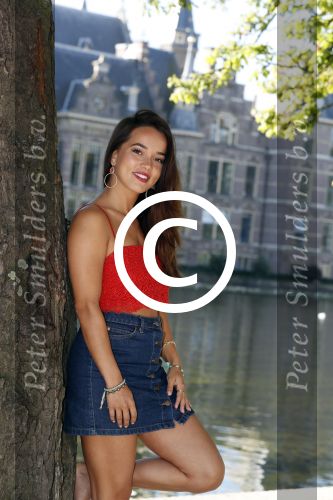 Den Haag 25 augustus 2015
Bibi Breijman bij de hofvijver in Den Haag. Bibi vlogt tegenwoordig.
