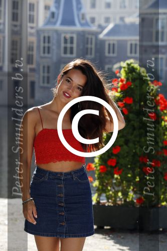 Den Haag 25 augustus 2015
Bibi Breijman bij de hofvijver in Den Haag. Bibi vlogt tegenwoordig.