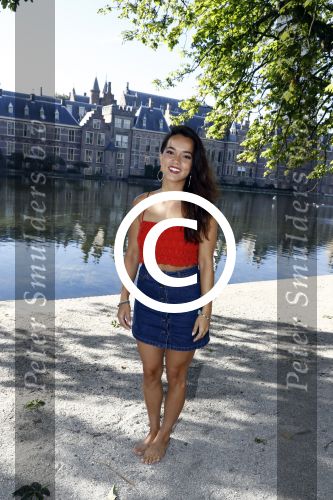 Den Haag 25 augustus 2015
Bibi Breijman bij de hofvijver in Den Haag. Bibi vlogt tegenwoordig.