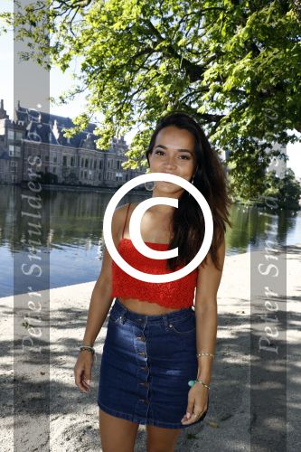 Den Haag 25 augustus 2015
Bibi Breijman bij de hofvijver in Den Haag. Bibi vlogt tegenwoordig.
