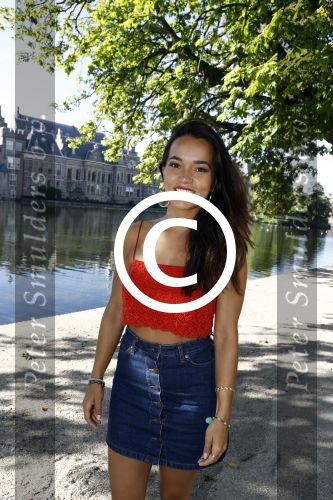 Den Haag 25 augustus 2015
Bibi Breijman bij de hofvijver in Den Haag. Bibi vlogt tegenwoordig.