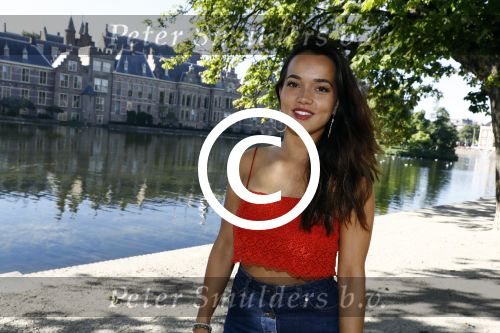 Den Haag 25 augustus 2015
Bibi Breijman bij de hofvijver in Den Haag. Bibi vlogt tegenwoordig.