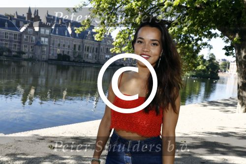 Den Haag 25 augustus 2015
Bibi Breijman bij de hofvijver in Den Haag. Bibi vlogt tegenwoordig.
